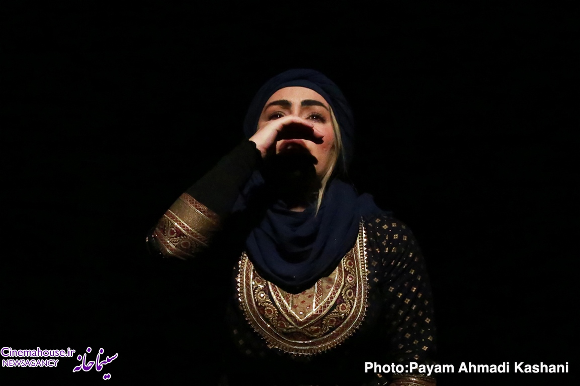 <h5>گزارش تصویری نمایش «عالیجناب ام یک»</h5><br><div>به گزارش سینماخانه؛ نمایش «عالیجناب ام یک» به نویسندگی حسین ‌احمدخانی و تهیه کنندگی و ... </div>